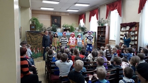 Театрализованное представление театра "Зелёный мухомор".